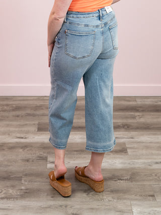 Judy Blue | Mid Rise Wide Crop Jean | Zeke