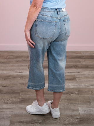 Judy Blue | Mid Rise Wide Crop Jean | Zeke