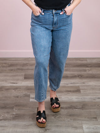 *NEW* Judy Blue | High Rise Barrel Yoke Jean | Zayden
