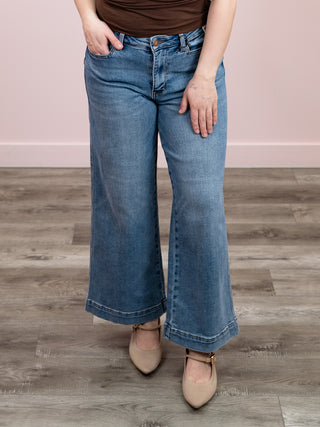 *NEW* Judy Blue | Mid Rise Bandana Ankle Wide Jean | Lane