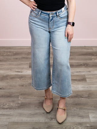 *NEW* Judy Blue | Mid Rise Wide Crop Jean | Wallace