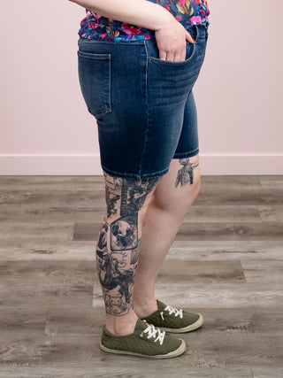 Judy Blue | Mid Rise Bermuda Shorts | Briggs