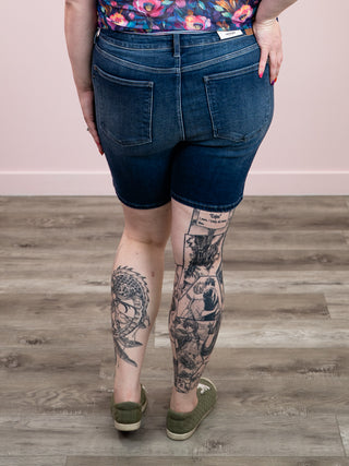 Judy Blue | Mid Rise Bermuda Shorts | Briggs