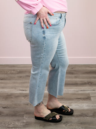 *NEW* Judy Blue | Mid Rise Kick Flare Jean | Kyler