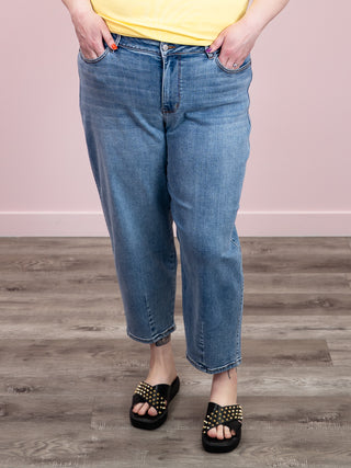 *NEW* Judy Blue | High Rise Barrel Yoke Jean | Zayden
