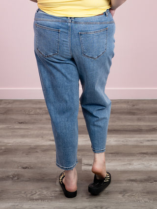 *NEW* Judy Blue | High Rise Barrel Yoke Jean | Zayden