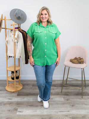 Chic Button Down Tee | Kelly Green