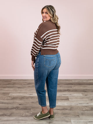 Judy Blue | High Rise | Mid Wash Soft Barrel | Keith