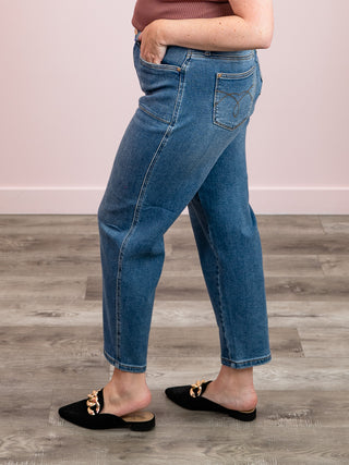 Judy Blue | High Rise | Mid Wash Soft Barrel | Keith