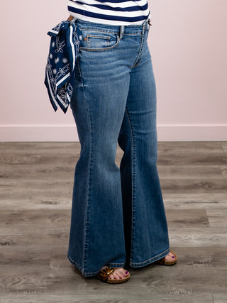 *NEW* Judy Blue | Mid Rise Bandana Jaqueline Flare Jean | Kai