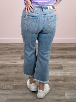 *NEW* Judy Blue | Mid Rise Kick Flare Jean | Linden