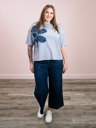 *NEW* Mixed Signals Floral Short Sleeve Slub Top | Grey