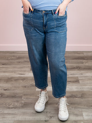 Judy Blue | High Rise | Mid Wash Soft Barrel | Keith