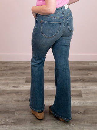 *NEW* Judy Blue | JAQUELINE Flare Jean | Dark Wash