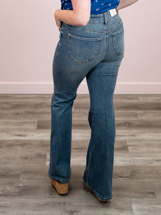 *NEW* Judy Blue | JAQUELINE Flare Jean | Dark Wash