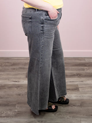 *NEW* Judy Blue | Palazzo Yoke Jean | Grey