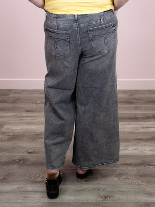 *NEW* Judy Blue | Palazzo Yoke Jean | Grey