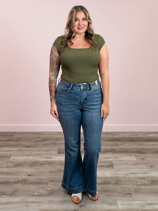 Judy Blue | High Rise | Mid Wash Tummy Control Flare | Braden