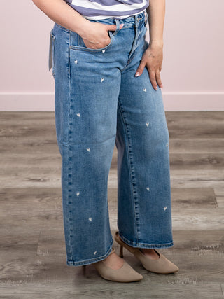 *NEW* Risen | Slouchy Cropped Barrel Heart Jeans | Medium | Kevin