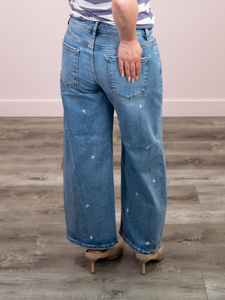 *NEW* Risen | Slouchy Cropped Barrel Heart Jeans | Medium | Kevin