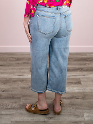 Judy Blue | Mid Rise Wide Crop Jean | Wallace