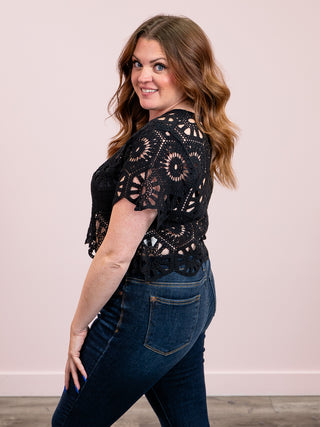 Langley Short Sleeve Crochet Top | Black