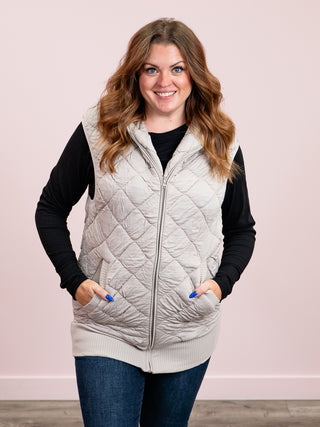 Covey Oversized Quilted Hooded Vest | Taupe