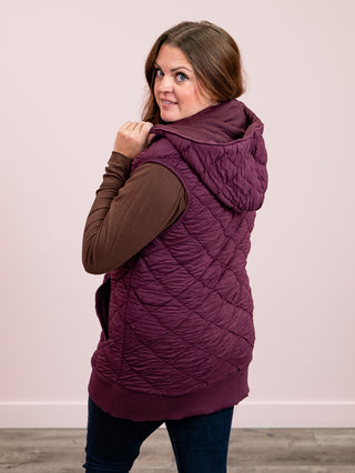 Covey Oversized Quilted Hooded Vest | Dark Plum