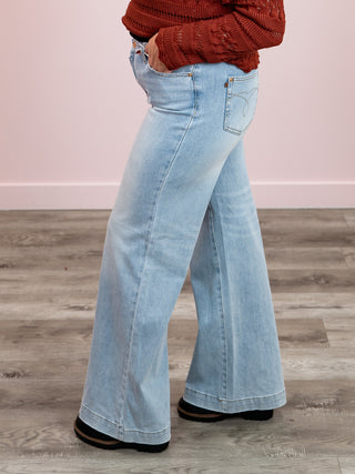 Judy Blue | High Rise | Light Wash Tummy Control Retro Wide Leg | Ethan