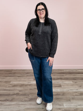 Kutcher Oversized Henley Sweater | Black