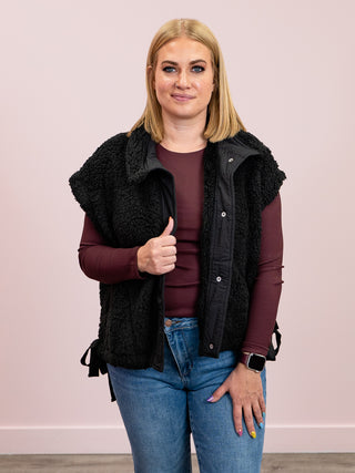 Alaska Oversized Faux Fur Vest | Black