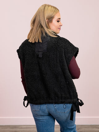 Alaska Oversized Faux Fur Vest | Black