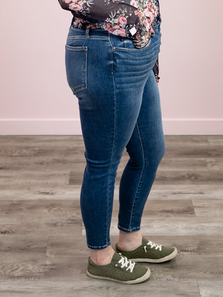 *NEW* Judy Blue | High Rise | Mid Wash Button Fly Skinny | Sammy