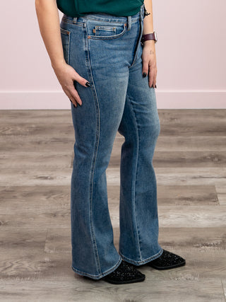 Judy Blue | High Rise | Tummy Control Bootcut with Pocket Embroidery | SHORT | Renzo