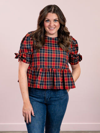 Mistletoe Kisses Short Sleeve Top | Red