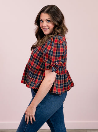 Mistletoe Kisses Short Sleeve Top | Red