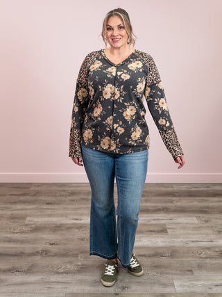 Wild Bloom Ribbed V-Neck Long Sleeve | Charcoal