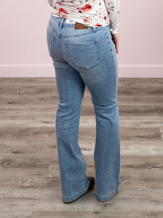 *NEW* Judy Blue | Mid Rise Contrast Bootcut | Clark