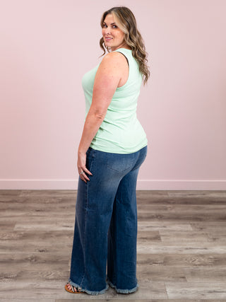 *1PM DEAL* Mila Zipper Tank | Lime