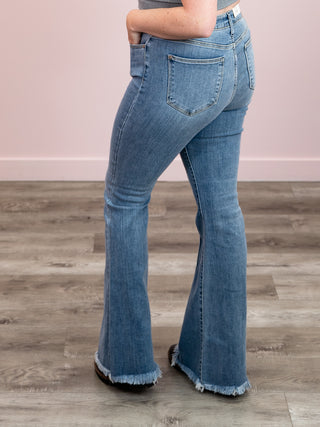 Judy Blue | High Rise | Mid Wash Flare | Travis