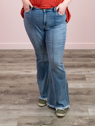 Judy Blue | High Rise | Mid Wash Flare | Travis