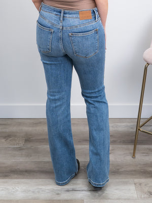 Judy Blue | Mid Rise | Vintage Light Wash Button-Fly Bootcut | Dorian