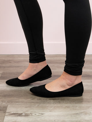 *6PM DEAL* Arrow Flats | Pointy Toe | Black