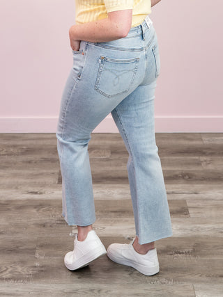 *NEW* Judy Blue | Mid Rise Kick Flare Jean | Kyler