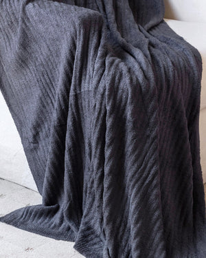 Grace & Lace | Plush Bambu Blanket | Charcoal