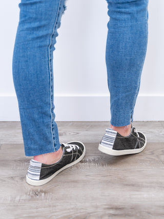 Sutton Sneakers | Black